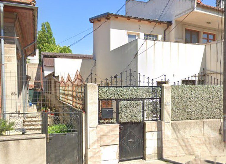 Clădire şi teren aferent situată în Constanţa 1