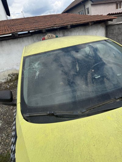 Autoturism marca Skoda model Rapid culoare Albastru-Galben metalizat