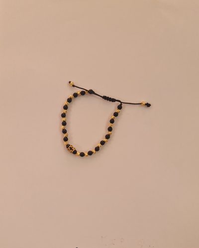 Grop 238-bijuterii din aur- bratara snur textil culoare negru cu bile, zala, pietricele si margele