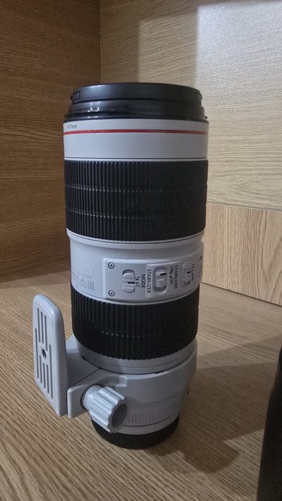lentila Canon 70-200 mm F/2