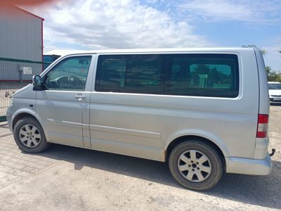Autoturism marca VOLKSWAGEN model 7HM/MULTIVAN