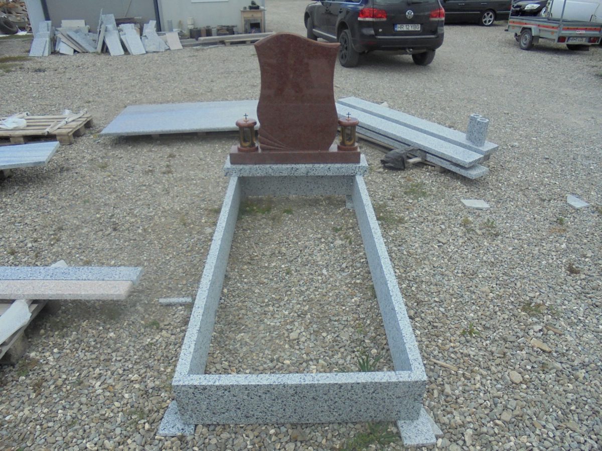 Monument funerar 1