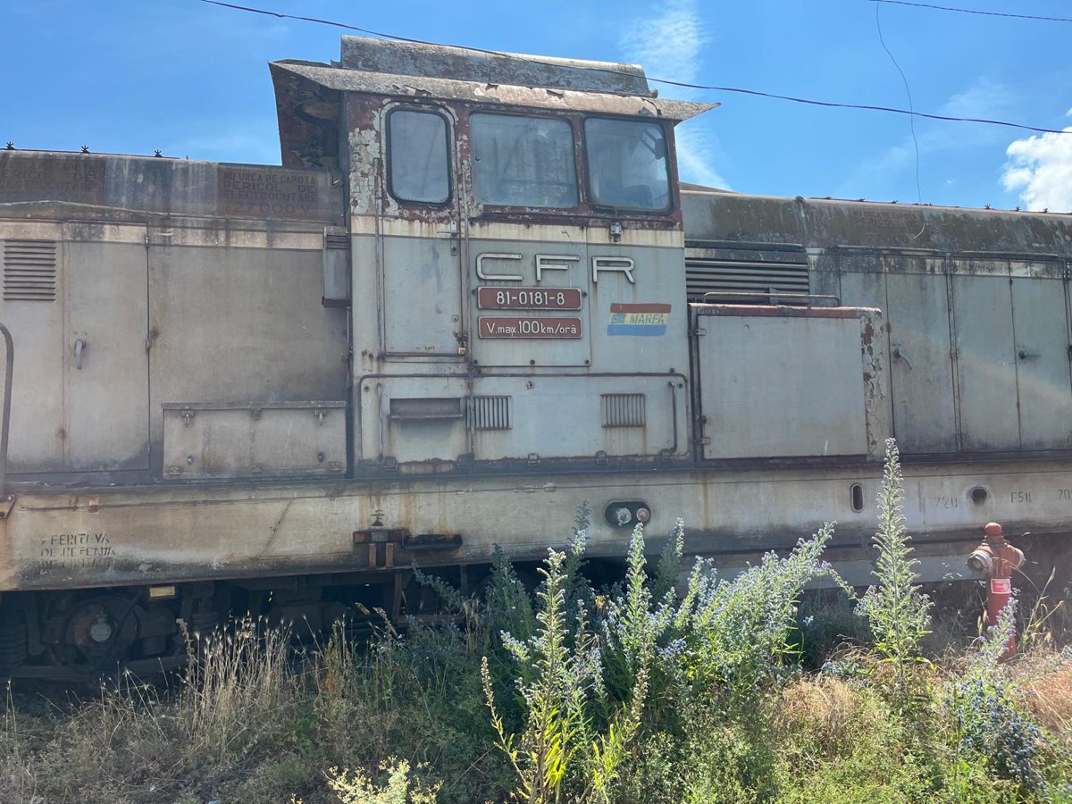 Locomotiva diesel hidraulica seria 80-0181-8 1