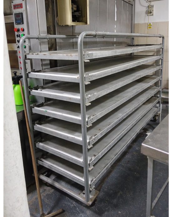 Carucior paine cu 8 rafturi cu tavi 2 BUC 1