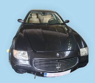 Autoturism marca Maserati model Quattroporte culoare Negru