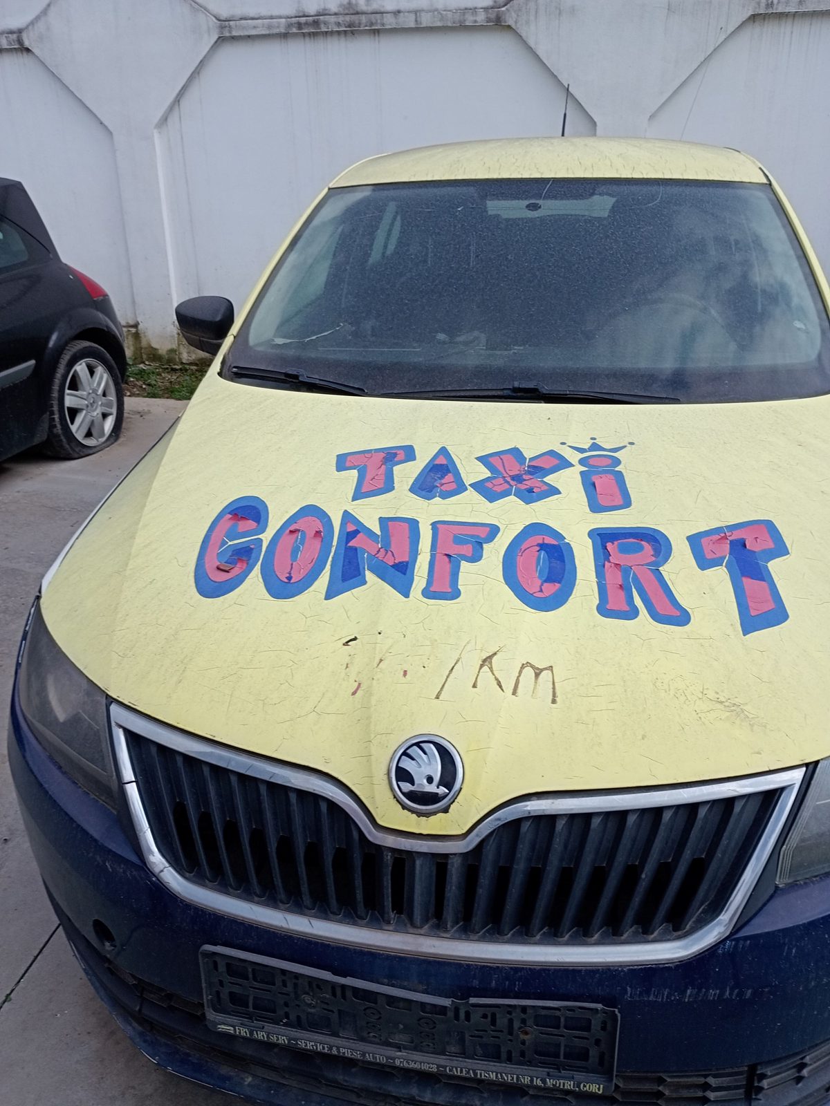 Autoturism marca Skoda model Rapid culoare Albastru-Galben 1