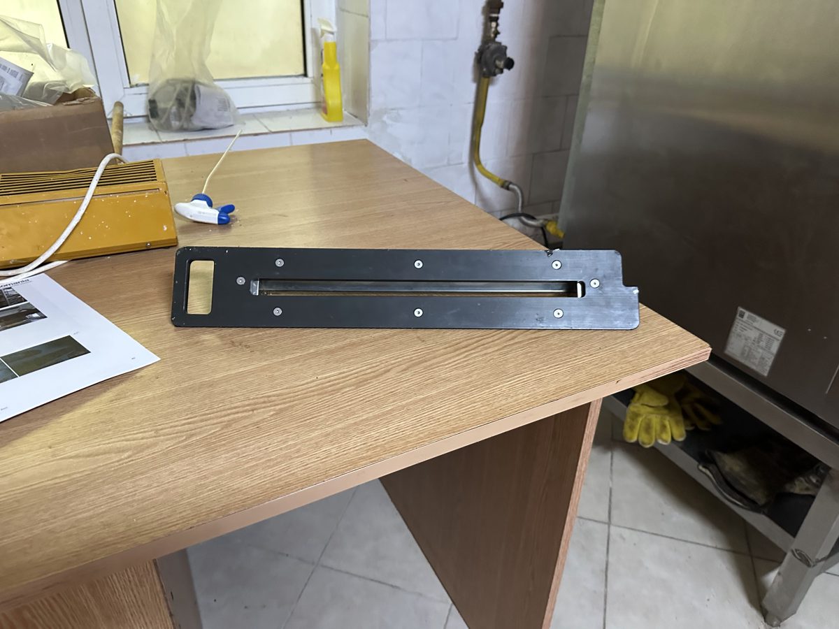 Duza liniara continua pentru tavi 1