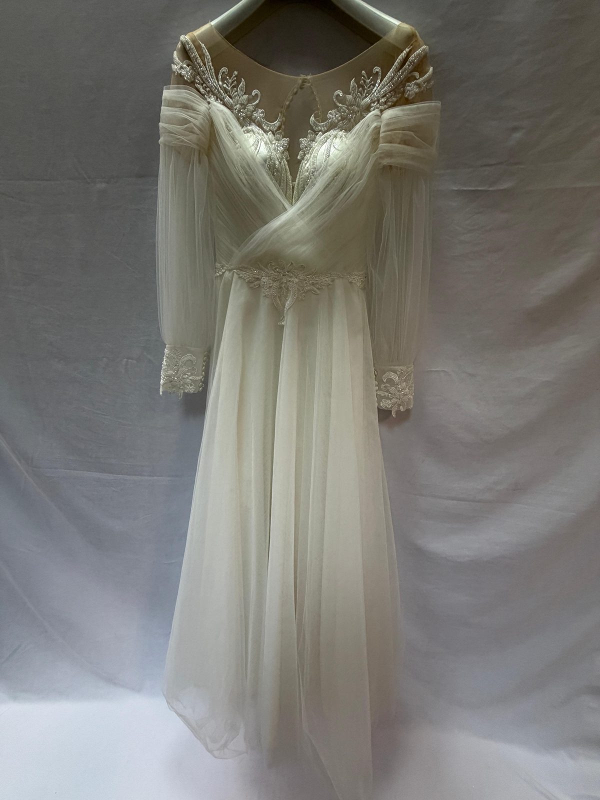Rochie mireasa cu maneca plisata 1
