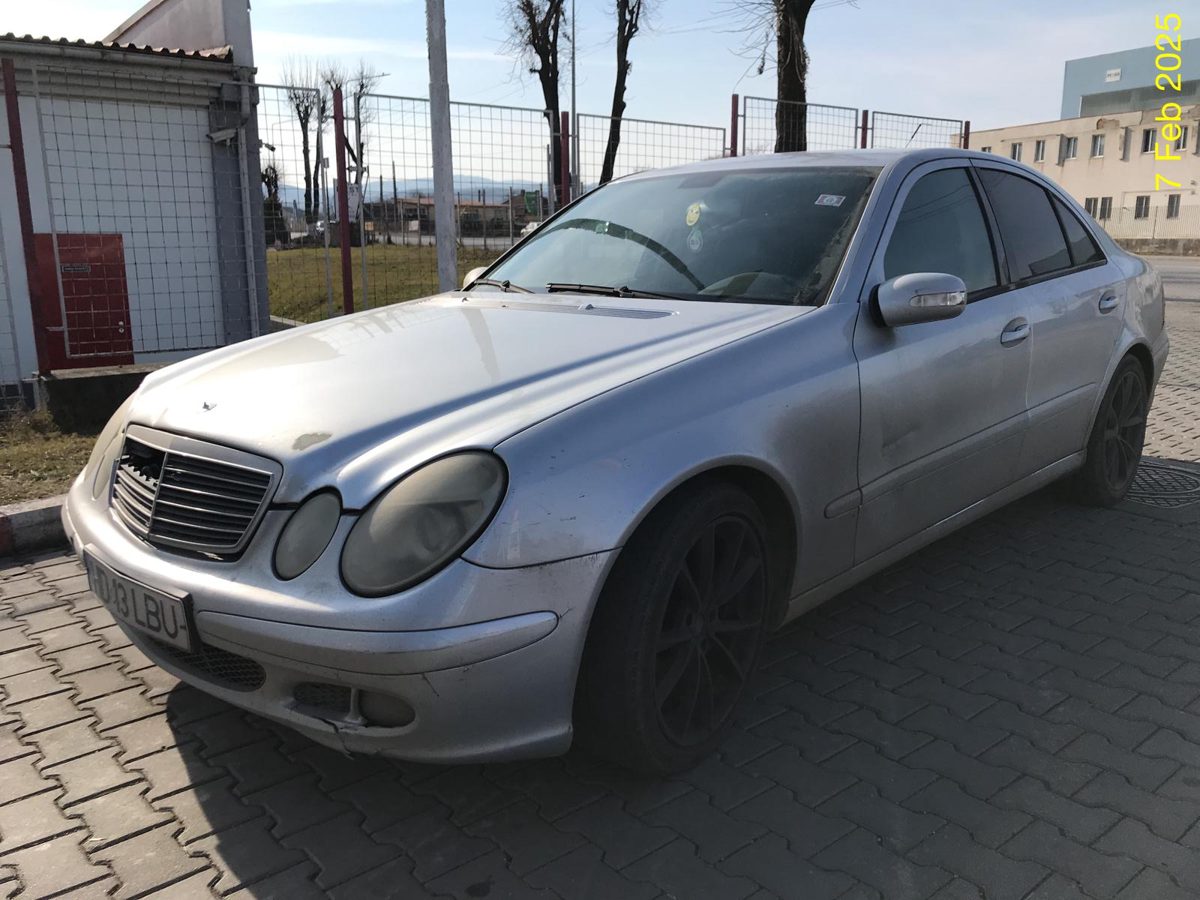 Autoturism marca Mercedes-Benz model Clasa E 1