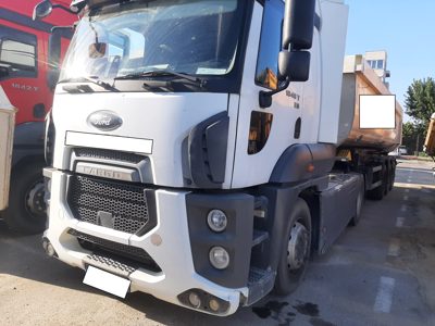 Cap tractor marca FORD model CARGO 1848T culoare alb