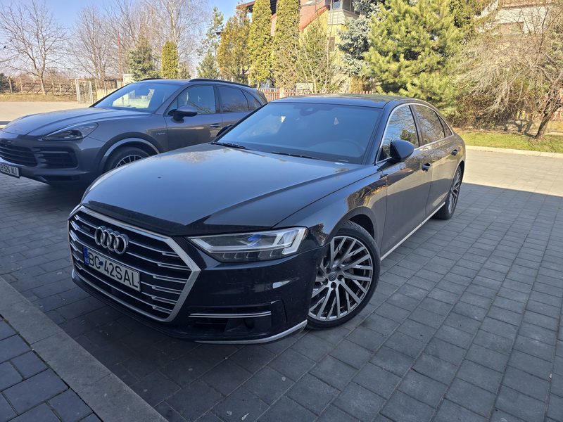autoturism marca AUDI A8 L F8 model L F8 culoare negru 1