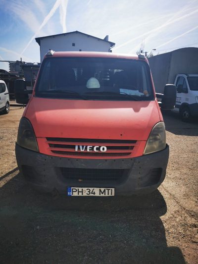 marca IVECO DAILY culoare PORTOCALIU
