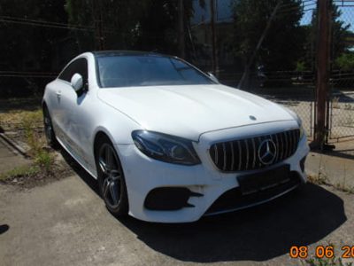 Autoturism marca Mercedes-Benz model Clasa E Coupe culoare Alb