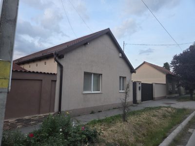Cota de 1/1 din teren intravilan si casa in loc.Oradea, str. Matei Corvin, jud. Bihor