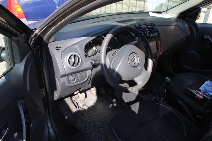 Autoturism marca Dacia model Logan culoare Gri 1
