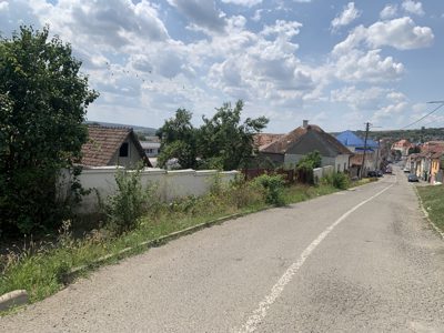 Teren intravilan cu constructii