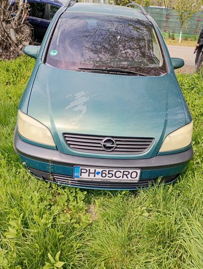 Autoturism marca Opel model Zafira facelift culoare Verde