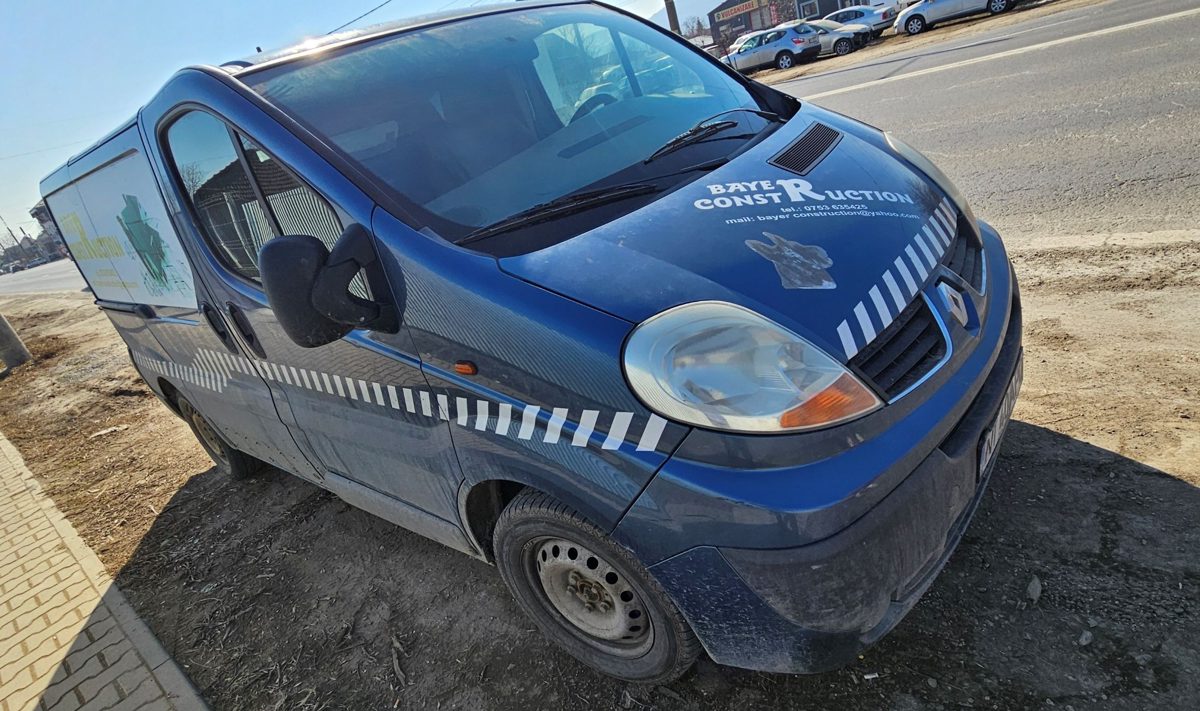 Autoutilitare marca RENAULT TRAFIC culoare Albastru 1