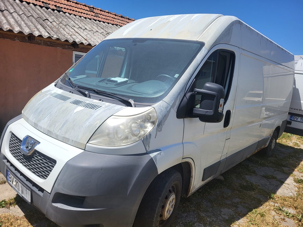 autoutilitara Peugeot marca PEUGEOT model BOXER Y EX CBMFC culoare Alb- Brasov 1